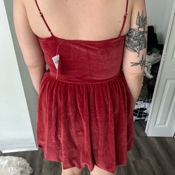 Abercrombie velvet by bubble hem mini dress NWT - Picture 4 of 6